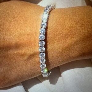 NWT TENNIS BRACELET
